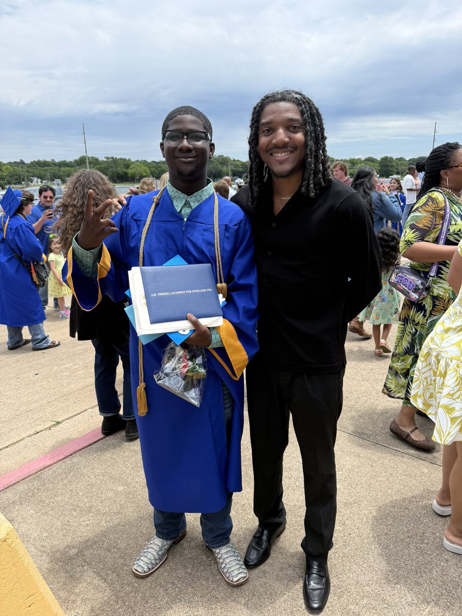 HopeFarmInc's tweet photo. Our seniors have graduated officially!  Congratulations, Micah, Jeremiah, and Kameron!  We are so proud of you! https://t.co/VxmtR4Gjkd