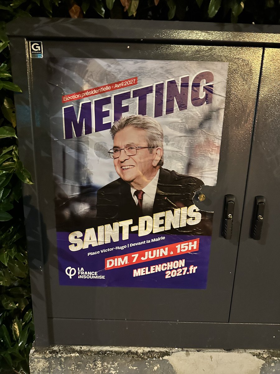 levraihad's tweet photo. c’est très mal de coller n’importe où, j’ai donc décidé ce soir de me balader dans mon quartier afin d’arracher ces horreurs

n’hésitez pas à RT pour inciter un maximum de personnes à pratiquer ce geste citoyen https://t.co/xTE7ncBm5x