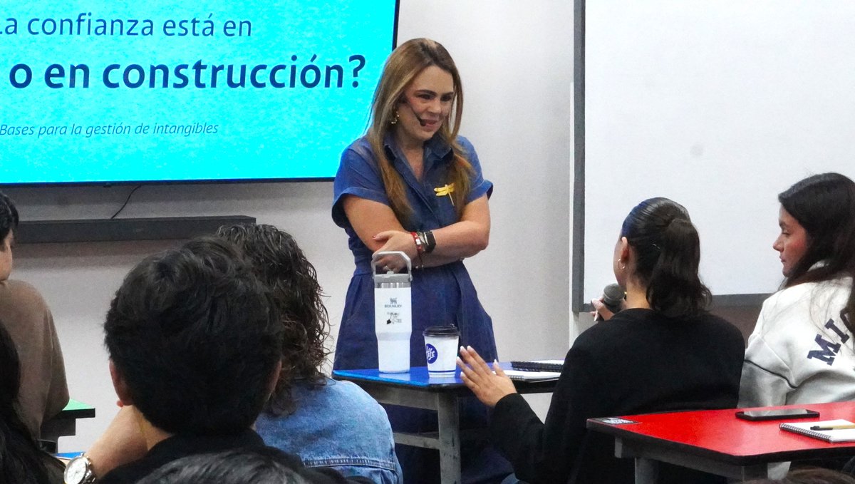 _emhsv's tweet photo. Una oportunidad para que estudiantes de las cátedras decisiones estratégicas y comunicación estratégica conocieran cómo la reputación y la comunicación corporativa influyen en la construcción de confianza dentro de organizaciones líderes de la región. 🌎 https://t.co/w1vYHQdm5R