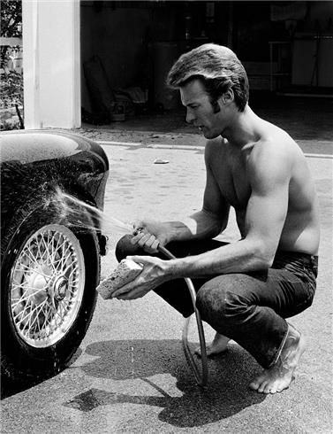 JutaPose's tweet photo. @39Alun Clint Eastwood https://t.co/yAbWqkjVnP