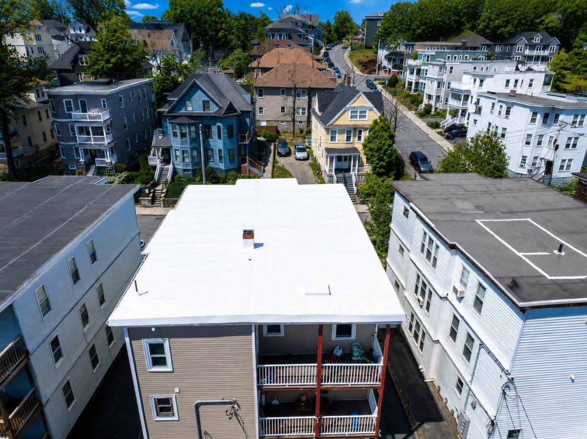 IDFlatRoof's tweet photo. 3 signs your flat roof is working right:
1️⃣No puddles after rain
2️⃣Clean, tight seams
3️⃣Dry interior — always
 
That’s not luck. It’s ID Flat Roof engineering.
 
#RoofingTips #PVC #FlatRoof https://t.co/9O0phFiqsV