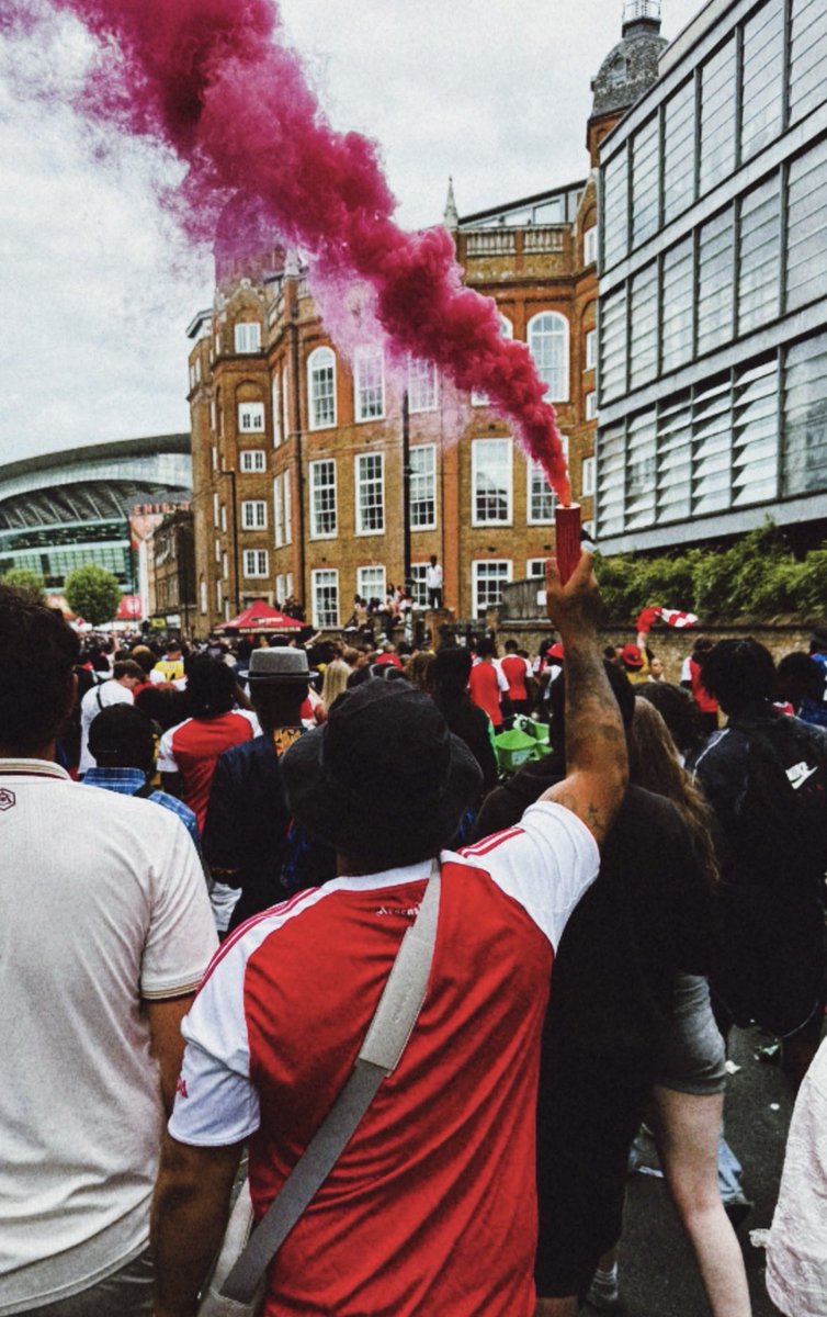 JuranJonesMusic's tweet photo. Parade day 🔴⚪️ https://t.co/6uHxjFAnC4