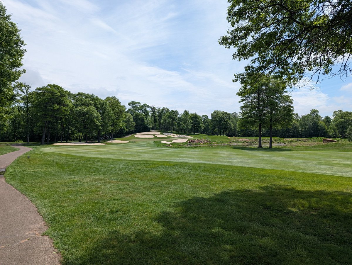JaredK's tweet photo. @maddensresort Another year done. The courses are just a bonus. The staff at this place are Top Notch...They take care of you no matter what the situation may be. Book your vacation now! Thank you again  Madden's Resort and we will definitely see you next year! https://t.co/OVGBFUVLyo