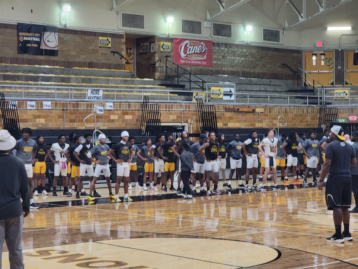 willfranklin_85's tweet photo. “Day 1 of Year 3 ✅ Year 2 of 6AM work‼️ Time to get up and get to work. #earnEVERYTHING 💛🖤” https://t.co/5Ybq0vpaa7