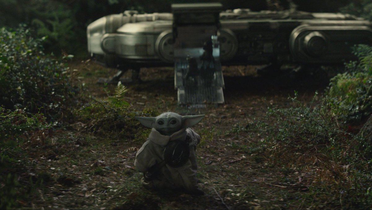 🚨In ‘The Mandalorian and Grogu’ they tried to use the puppet Grogu as ...