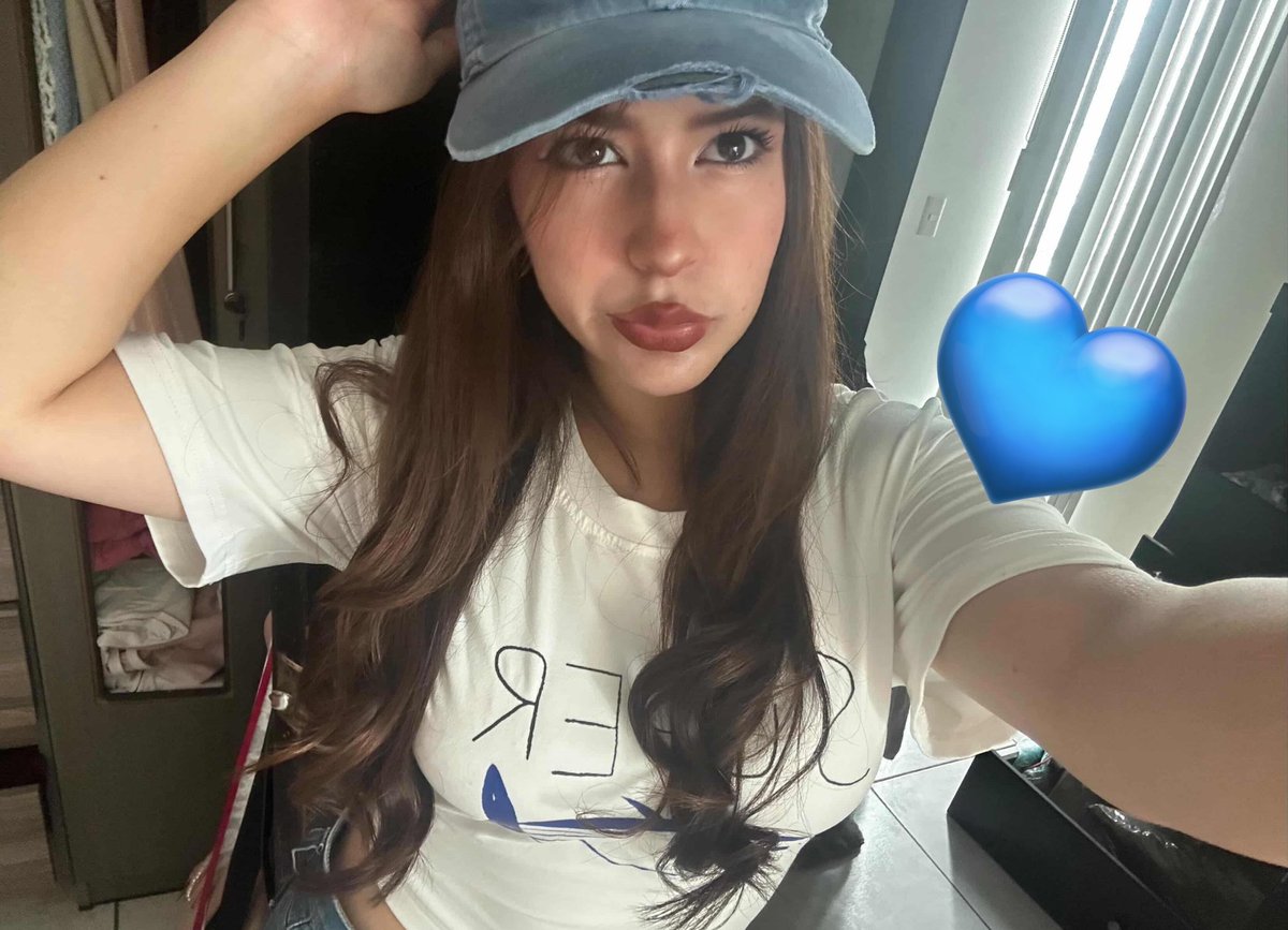 DarynlvsJinnie's tweet photo. Supertuna girl 🤍 https://t.co/LSl4Q1pGKf