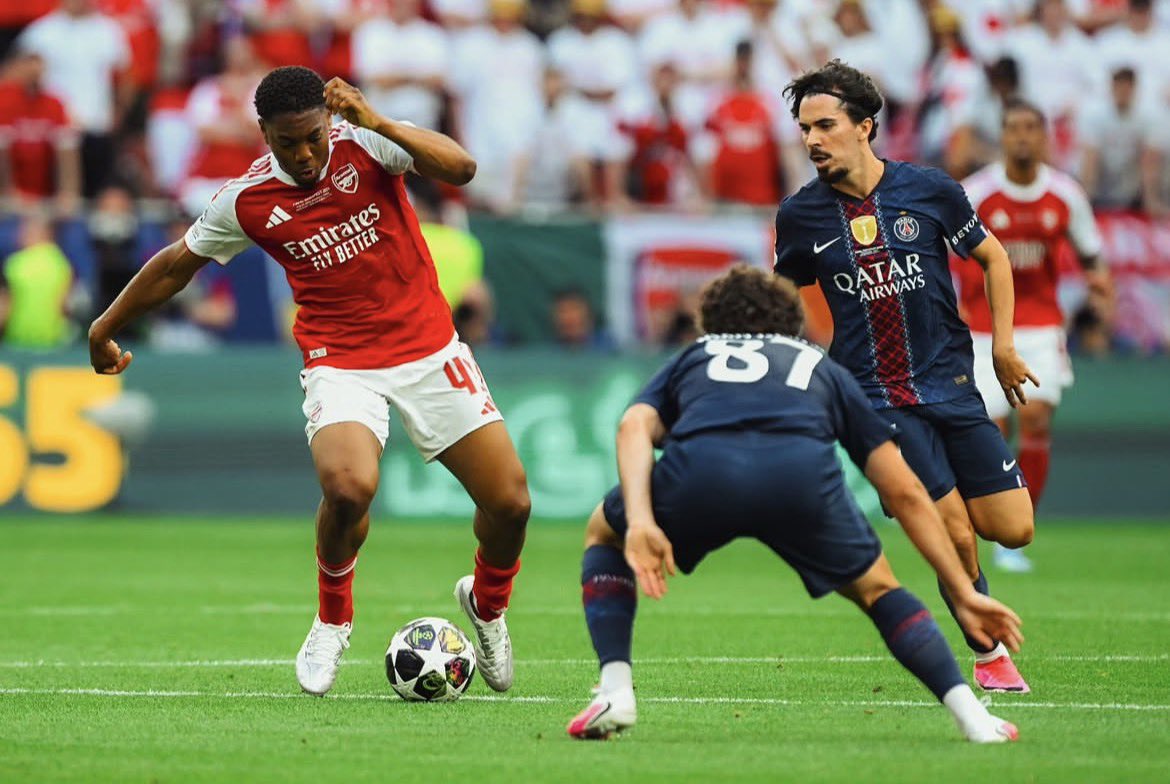 UPYOURARSENAL04's tweet photo. Myles Lewis Skelly has earn the Respect of Vitinha and João Neves

Gerrard and Vieira have praised him

A Generational Midfielder is Born😇 https://t.co/qWcZN9cS0k