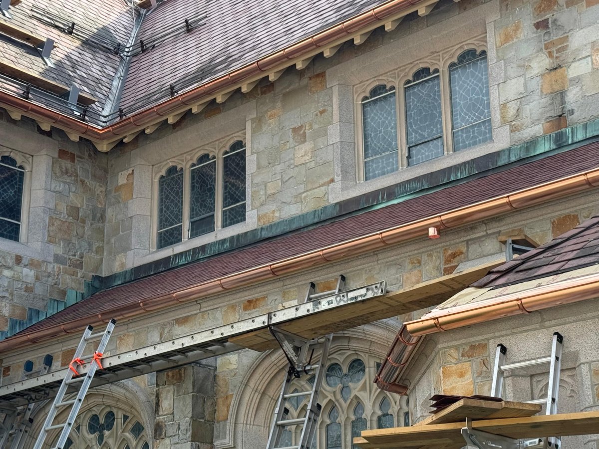 WorldGutter's tweet photo. 🏛️✨ A project where craftsmanship, architecture, and premium materials come together beautifully.

See our full list of products at https://t.co/4IVk3bL1Gd

#CopperGutters #WorldGutterSystems #WHomeServices #CopperCraftsmanship #HistoricRestoration #LuxuryConstruction https://t.co/1o4mcoLXc5