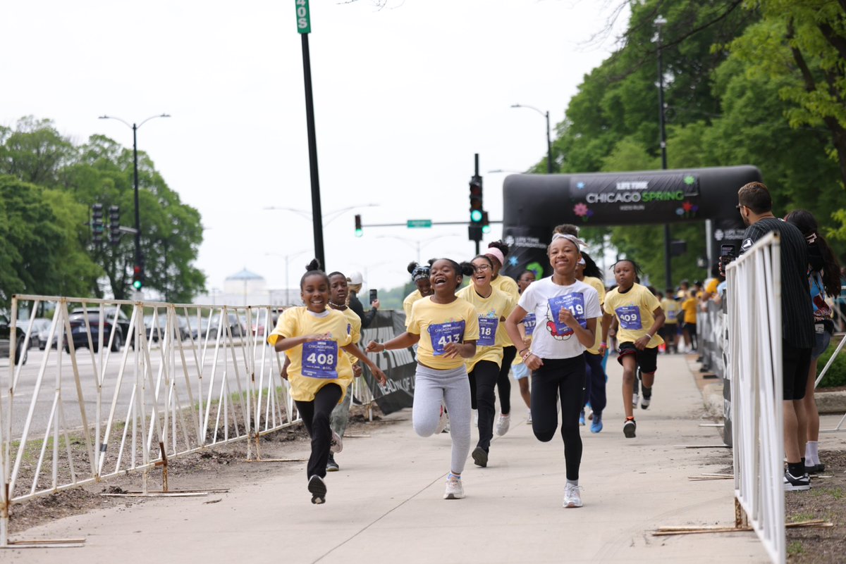 ChiFirstFund's tweet photo. Since March, 482 @ChiPubSchools students have been training hard and building healthy habits. On May 17th, 80 of these amazing runners and coaches crushed their final mile at the @ChicagoHalf! 🏅

Huge thanks to our partner, @LifeTime_Life Foundation, for making this incredible opportunity possible and supporting student health and wellness across the city.

Shoutout to the dedicated students and coaches representing our 10 participating elementary schools—we are so proud of you! 🏃‍♂️

#CPSHealthAndWellness #StudentSuccess #LifeTimeFoundation #CFF