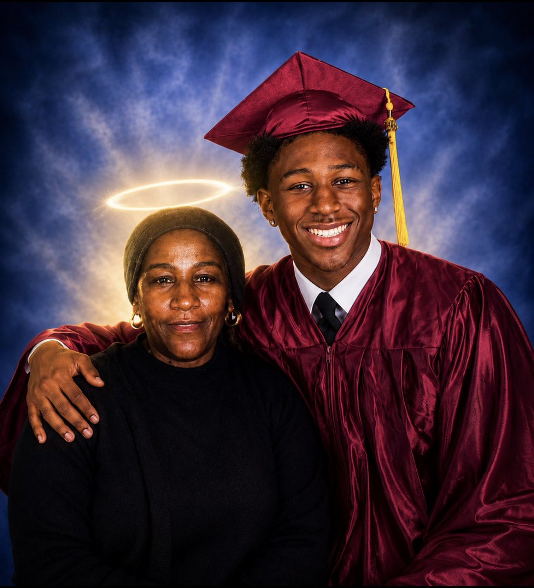 WAWG456's tweet photo. Congrats 🎓 To My Boy…The Boy! https://t.co/kSAUD8c833