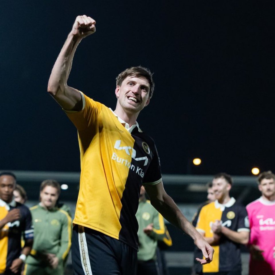 KindExPro's tweet photo. Jake Beesley attracting lots of interest. #BurtonAlbion https://t.co/8heBPRhceX