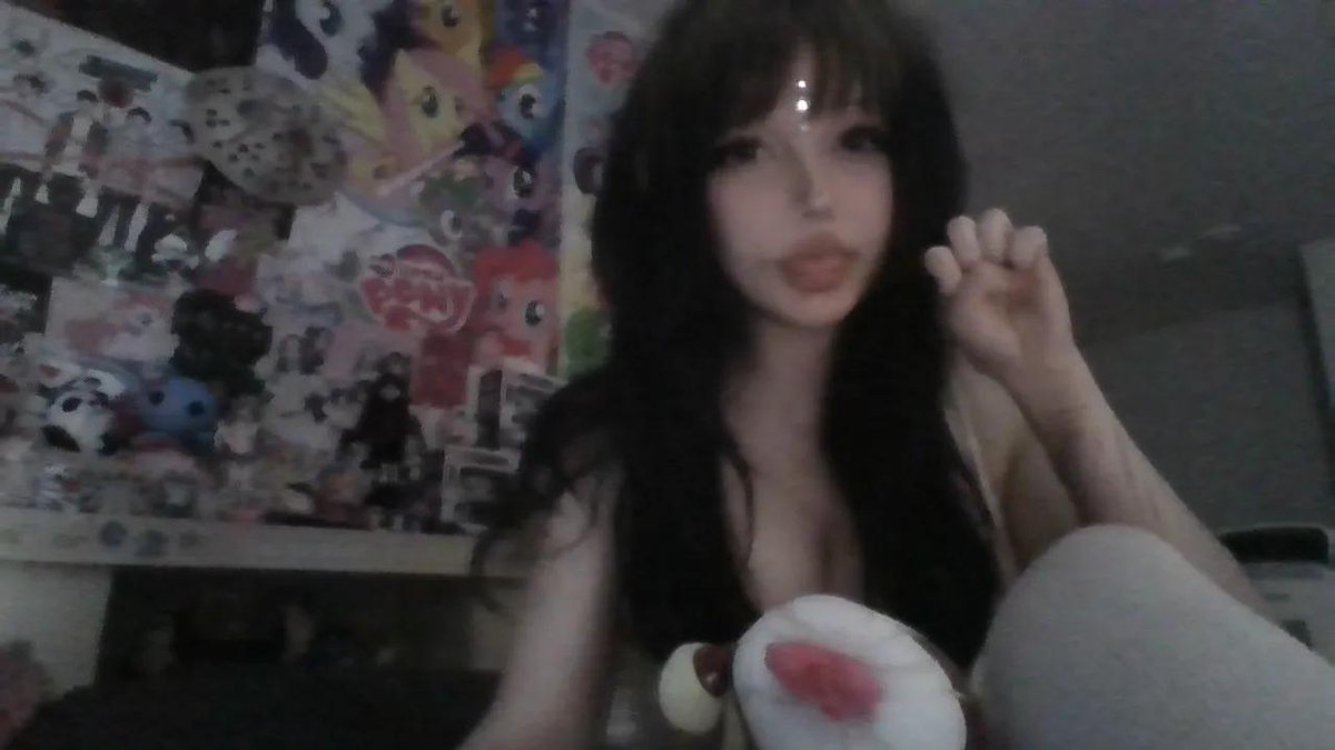 candykitn's tweet photo. i wana Wear Ur face https://t.co/sKvTxD9pjn