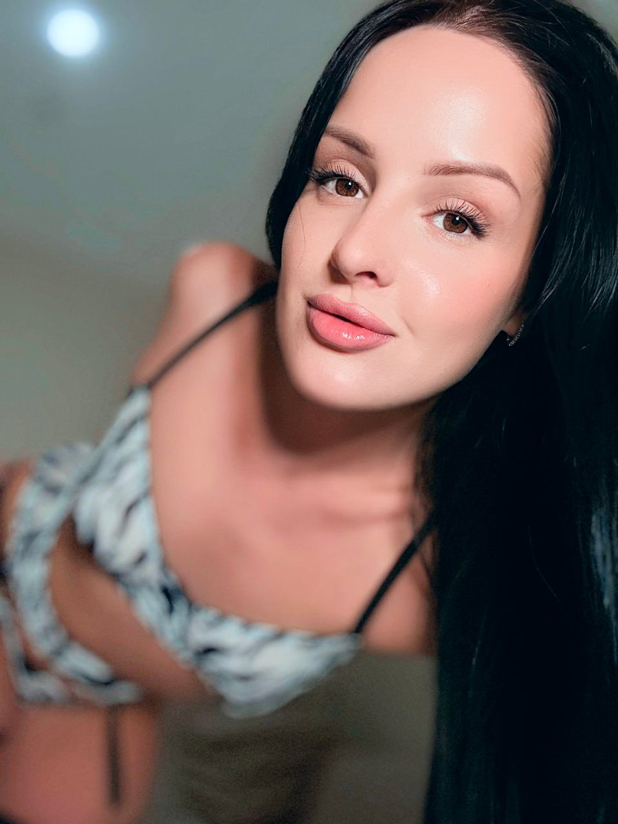 _Evaryn_'s tweet photo. @_Evaryn_ Be with me 💖 https://t.co/TEp3pCnZLQ