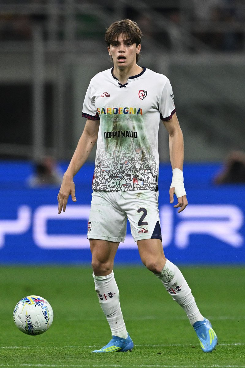 Atalanta_Report's tweet photo. #Atalanta, rifiutata la prima offerta dell'Inter per Palestra, i neroazzurri avevano offerto 40 mln + 5 mln di bonus, offerta che è stata ritenuta non idonea in quanto la Dea ne chiede circa 50 + bonus, tuttavia, Palestra non sembrerebbe intenzionato a rimanere, occhio👀🖤💙 https://t.co/7Uwp6PyPAT