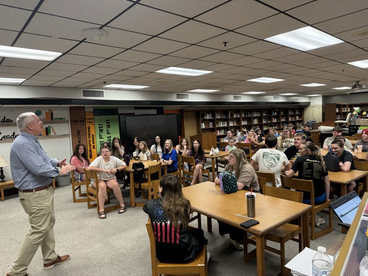 eagles_jcms's tweet photo. Congressional Academy Day #1 with @ACHIEVE @EPIC and @KEDCGrants Today, students learned about their communities’ histories and toured a local settlement at Paintsville’s Mountain Homeplace! https://t.co/CpjLBmBmqd