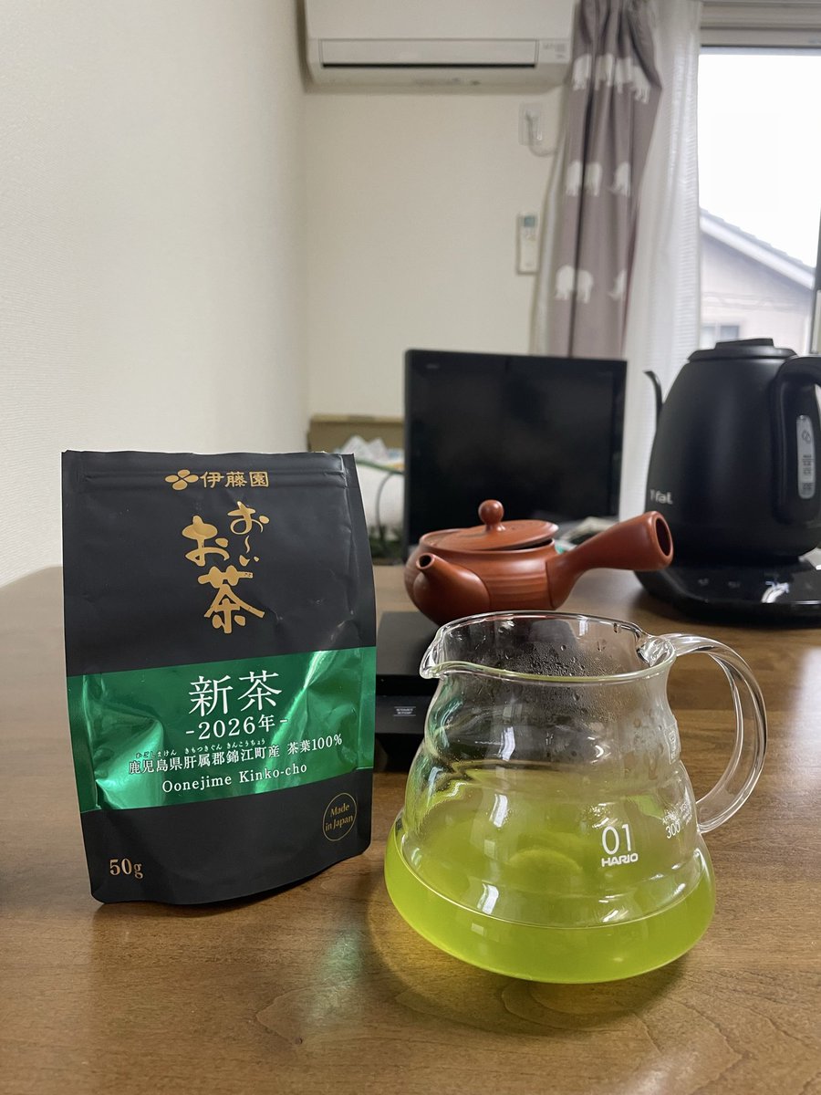 maruchin123's tweet photo. 伊藤園さん
新茶2026年鹿児島県肝属郡錦江町産
4,000円/50g

抽出レシピ
ー2投法ー
茶葉　4g
1投目:60℃, 100ml, 1分
2投目:80℃, 70ml, 30秒
ーーーーー
うまみあまみ強く渋みなし
おいしい。色がきれい。冷めてもうまい。

2煎目は90℃,150ml,1分
少し渋い。おいしい。

#伊藤園 #お〜いお茶 #2投法 https://t.co/mjVpH4v7pN