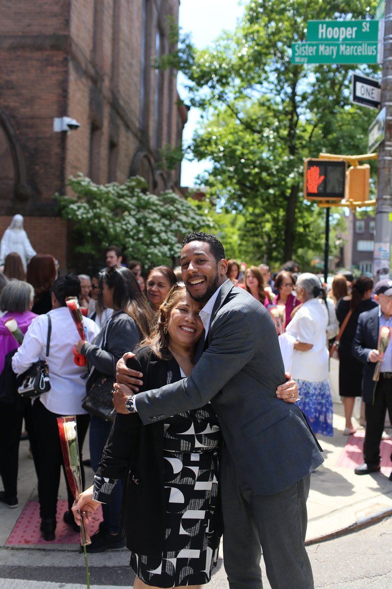 ReynosoBrooklyn's tweet photo. Still feeling the love from yesterday’s Dominican Mother’s Day celebration! I’m so lucky to be surrounded by so many incredible mother figures in my life, including my own mom and my godmother, @ReElectNydia, whose legacy I hope to carry on in Congress. https://t.co/LQ5TqLp7cU