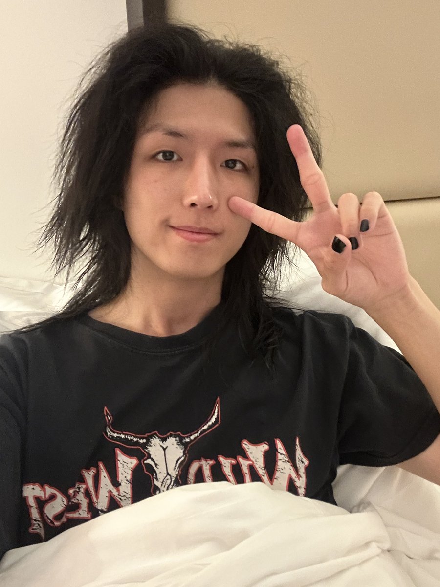 fromjubble's tweet photo. 260602 [💭] 6.25 AM KST
260601 [💭] 10.25 PM BST

*📸

tada https://t.co/Czz8YSQNmS