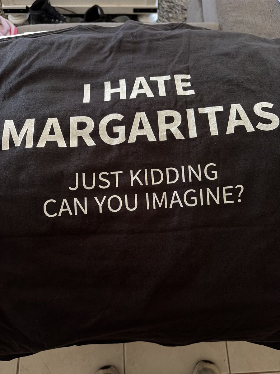 JayIn208's tweet photo. New shirt. @Margarillas @Margaritaville #JimmyBuffett https://t.co/akrEDEJWv4