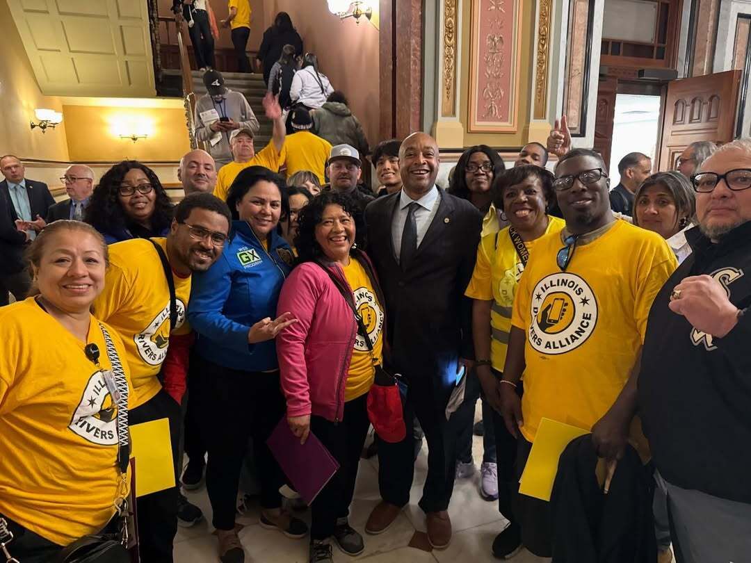 gig_chicago's tweet photo. WE JUST MADE HISTORY. Over 100,000 rideshare drivers in Illinois won the right to unionize with the passage of the Rideshare Drivers’ Union Bill.

We organized with @SEIULocal1 and IAM Local 701 through @driversillinois to take on the rideshare app giants and WIN. https://t.co/249iERmF1j