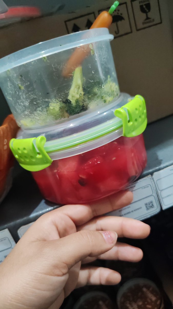 doritobeibe's tweet photo. Sigo comiendo sandia https://t.co/Kj0p2Jzz7R