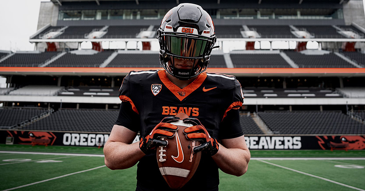 BrandonHuffman's tweet photo. NEW: Sumner (Wash.) DL Gray Longoria raved about his Oregon State official visit.

He's got a summer decision timeline, another visit scheduled, but the Beavers made their move.

"Coach Shep and the staff seemed very genuine and bought into the program."

Intel: https://t.co/jTUL7Nb6ul