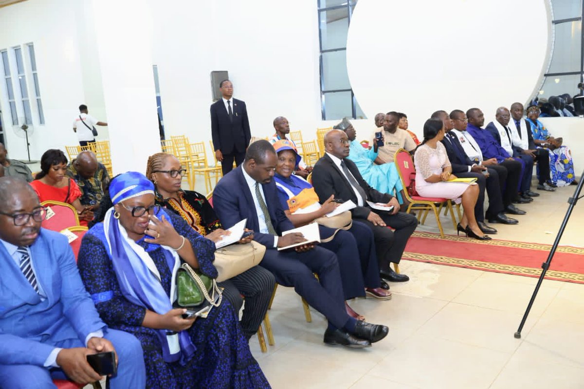 MinatDivcom's tweet photo. After listening to the challenges affecting mining including the difficulty to obtain authorisation and the destruction of the environment, the Minister said he would present the report to the Head of State in the hope that order would be restored. https://t.co/lbtji6aXrq