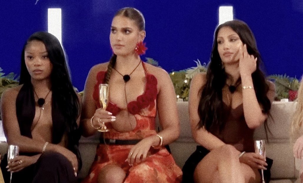 thic_didi's tweet photo. The new bombshells can twirl and move as long as my clients stay safe. 
These three🫶🏽👌🏽•
#Loveisland https://t.co/uvaXnwfgzw