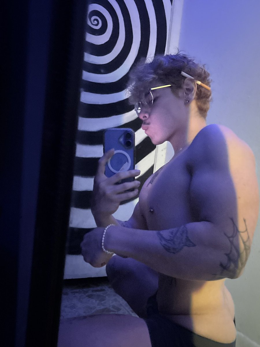Jaysbiography's tweet photo. Meow https://t.co/IYoQYtfUEz