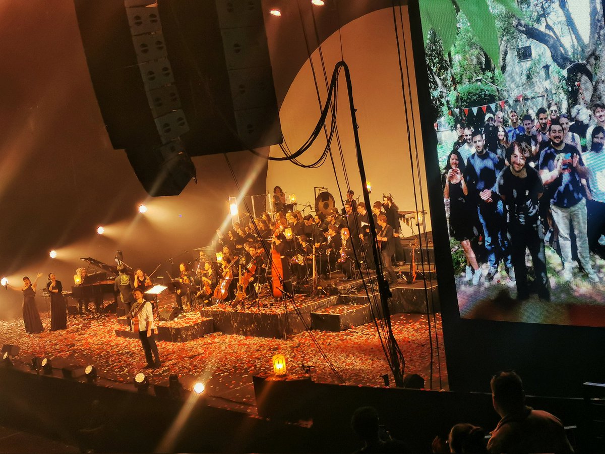DanceWithNobody's tweet photo. Quelle chance d'avoir pu entendre les talentueuses Alice Duport-Percier et Axelle Verner, accompagnées par l'Orchestre Curieux et Lorien Testard, insuffler la joie, la douceur, l'émotion, la force et la mélancolie qui font ce jeu exceptionnel. Merci @SandfallGames ! 🥀🖤💛 https://t.co/4ELOxXLimK