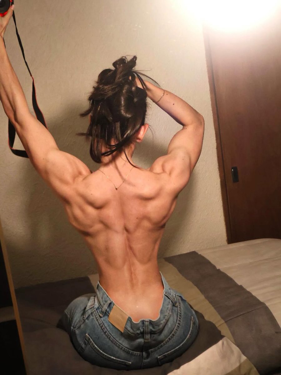 sandyfit_mx's tweet photo. feliz viernes 13 https://t.co/5HxqbK5oqp