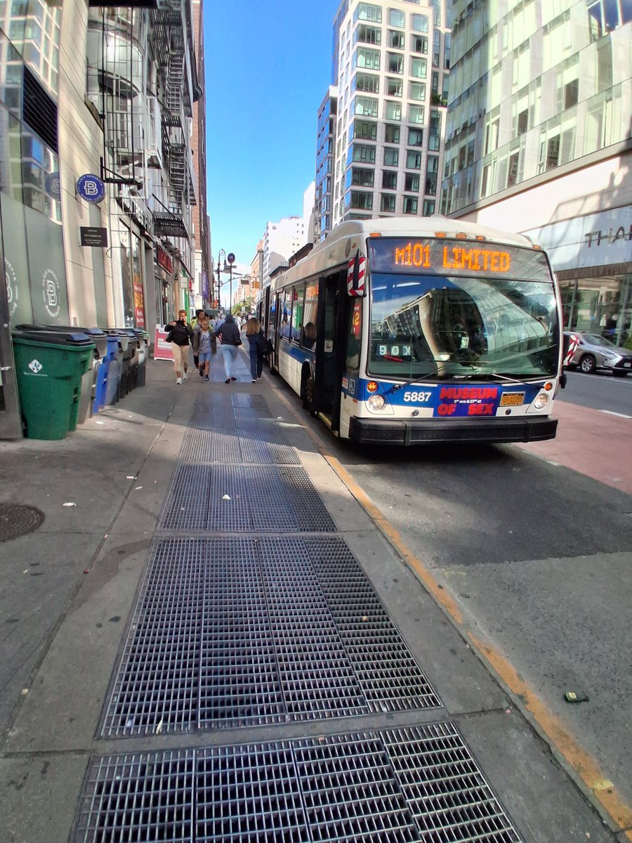 ShadowKGrant's tweet photo. Here is an NYCT MTA (MaBSTOA) 2012 Volvo/Nova Bus LFS Articulated (Model LF60102) 5887 on the East Village-3rd Ave-6th St bound M101 Limited. https://t.co/38wICxRnUr