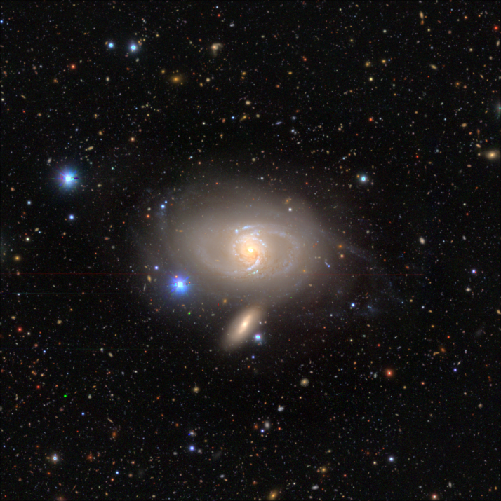 SubaruTel_Eng's tweet photo. [Subaru Gallery] The spiral galaxy NGC 4045 in the Virgo constellation displays two distinct spiral arms. A faint blue spiral arm stretches to the right, indicating that stars are actively forming in the outer regions of this galaxy. #SubaruTelescope
https://t.co/CRMih05G3M https://t.co/xCD8XHyH9k