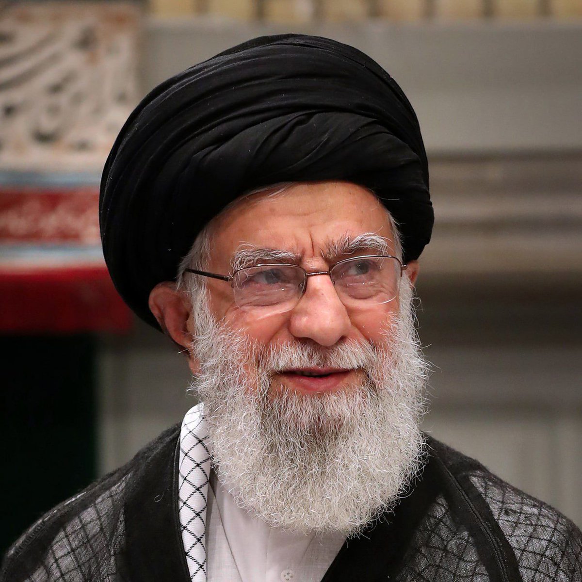 BKhamwsh69118's tweet photo. خوشا بر من که در عصر تو بودم https://t.co/Og0UVl0443