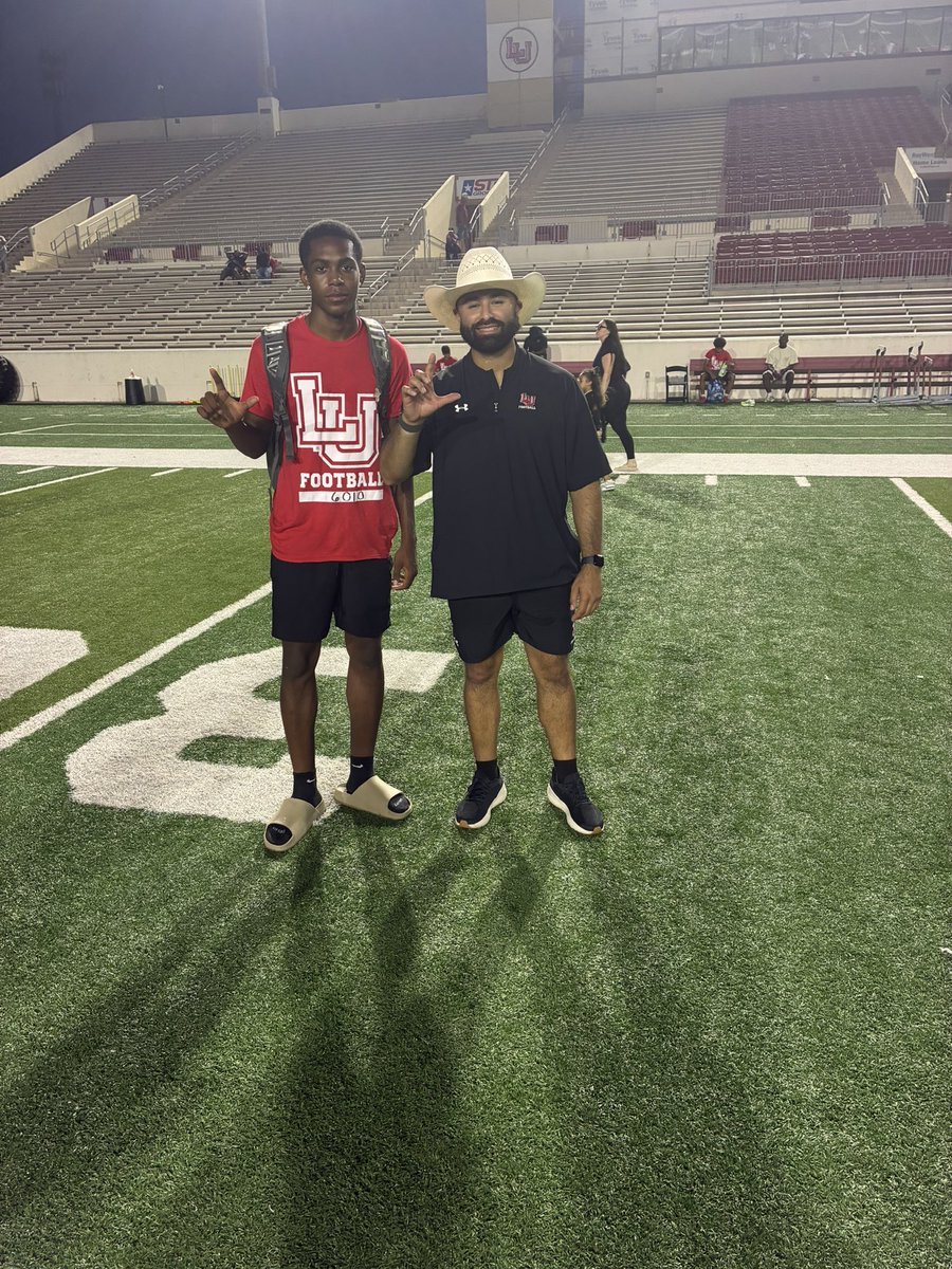 JayMerriwether4's tweet photo. Yesterday I had a great time at the @LamarFootball Camp. Thank you Coach @coachcordova for the invite. I appreciate it! And I enjoyed my time with Coach @_CoachDiaz. https://t.co/bSJOtbj8xN