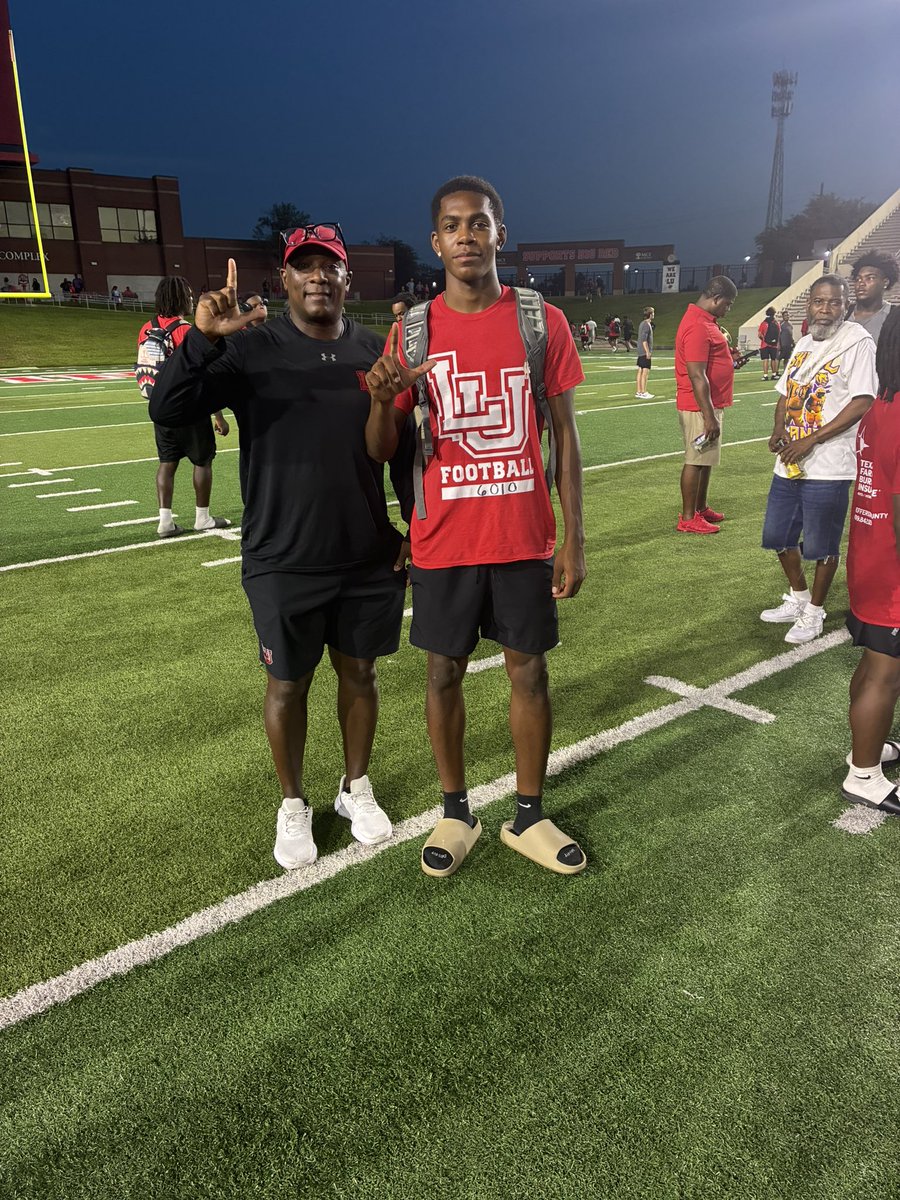 JayMerriwether4's tweet photo. Yesterday I had a great time at the @LamarFootball Camp. Thank you Coach @coachcordova for the invite. I appreciate it! And I enjoyed my time with Coach @_CoachDiaz. https://t.co/bSJOtbj8xN