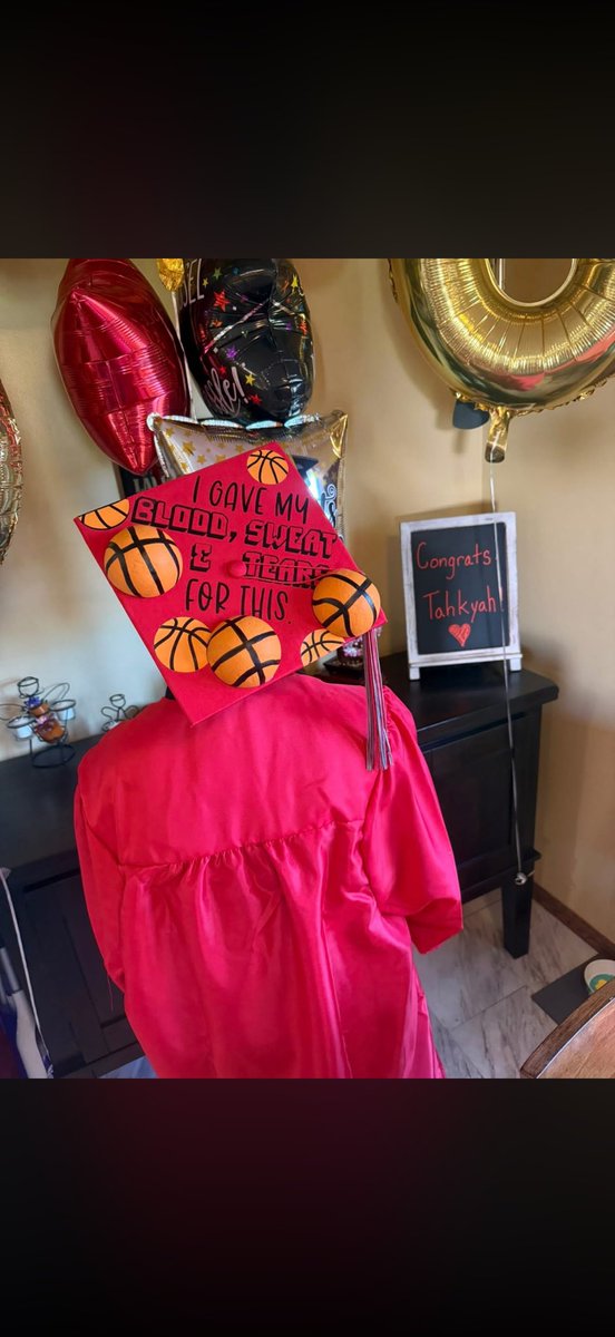 Genevaladyhoops's tweet photo. T graduated on Sunday🏀 So thankful for everything she has given to our program and can’t wait to see what’s next for her! https://t.co/LNq7UazDCm