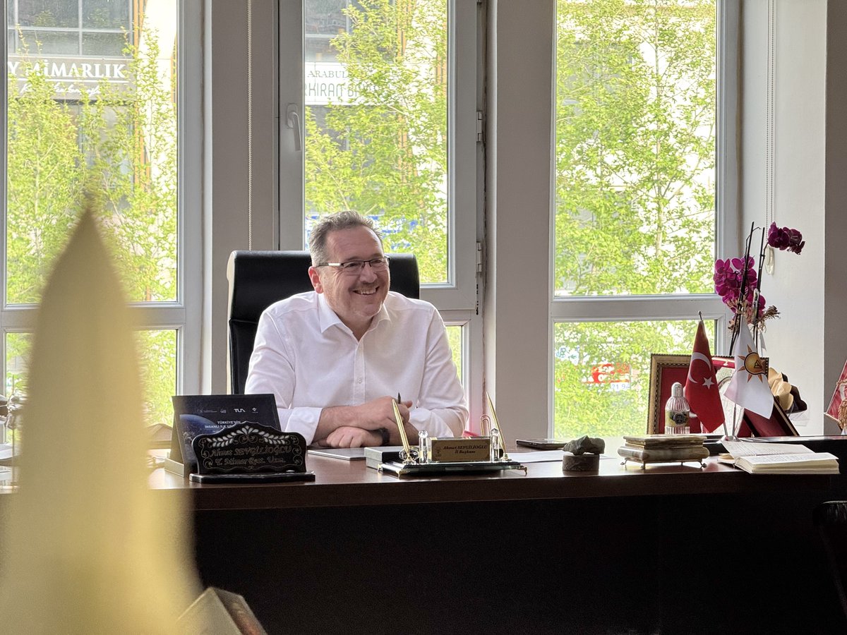 sevgilioglu's tweet photo. 📝 Haftalık Yürütme Kurulu Toplantısı | AK PARTİ KASTAMONU İL BAŞKANLIĞI

Milletimize hizmet yolculuğumuzda istikameti korumanın, ortak hedefler doğrultusunda kararlılıkla ilerlemenin bilinciyle;

Yürütme Kurulu Üyelerimizle bir araya geldiğimiz haftalık değerlendirme ve koordinasyon toplantımızı gerçekleştirdik.

Toplantımızın hayırlara vesile olmasını diliyorum.

@Akparti @RTErdogan @abuyukgumus @AKGMTeskilat @akparti_37