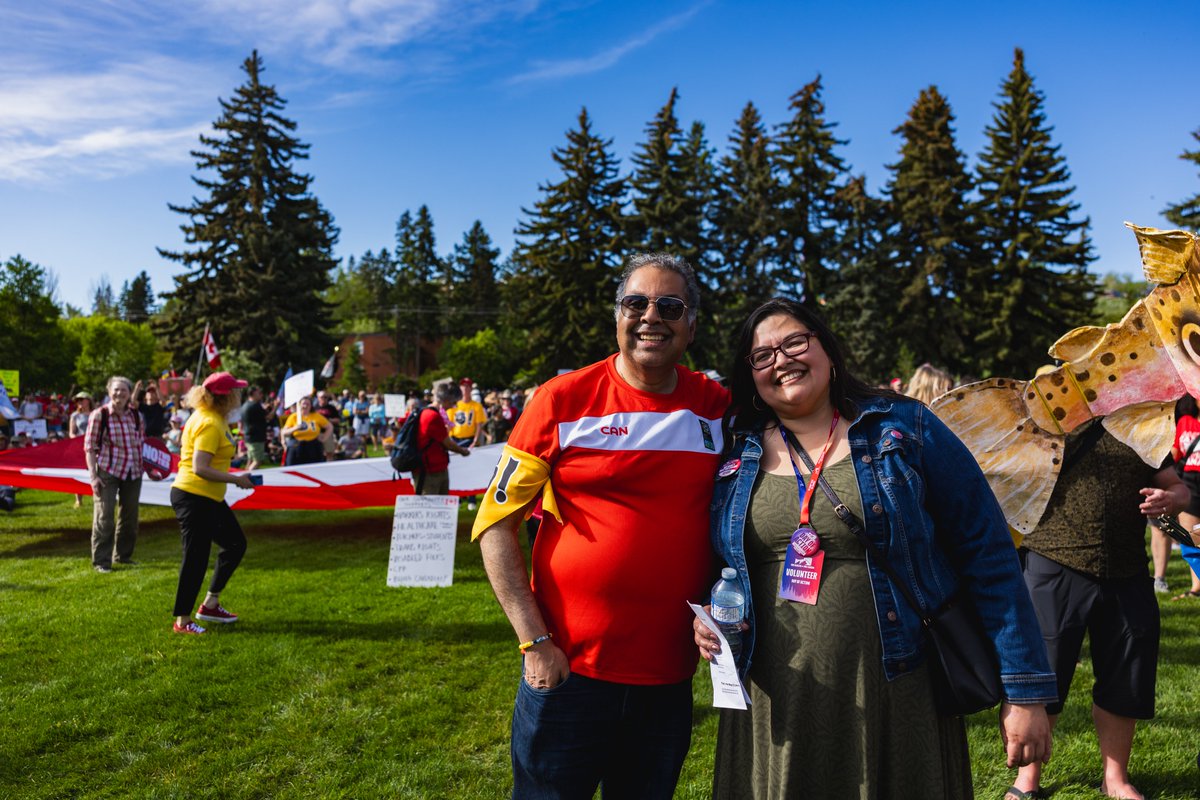 nenshi's tweet photo. Such an incredible turnout at the Alberta Federation of Labour rally in Calgary on Friday! One thing is clear, Albertans are ready to make their voices heard, loud and proud.

The fight is on, and this is just the beginning. https://t.co/HEoFjw8lbq