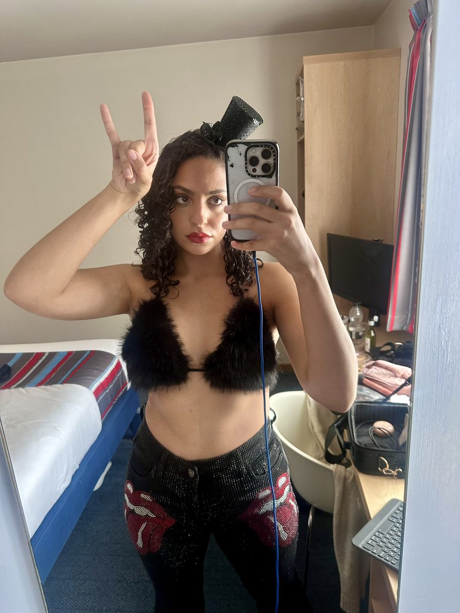 bernardblaack's tweet photo. for pride month, pics of my outfit for my first event in 2026 ✌🏽 https://t.co/UOSbFanpD1