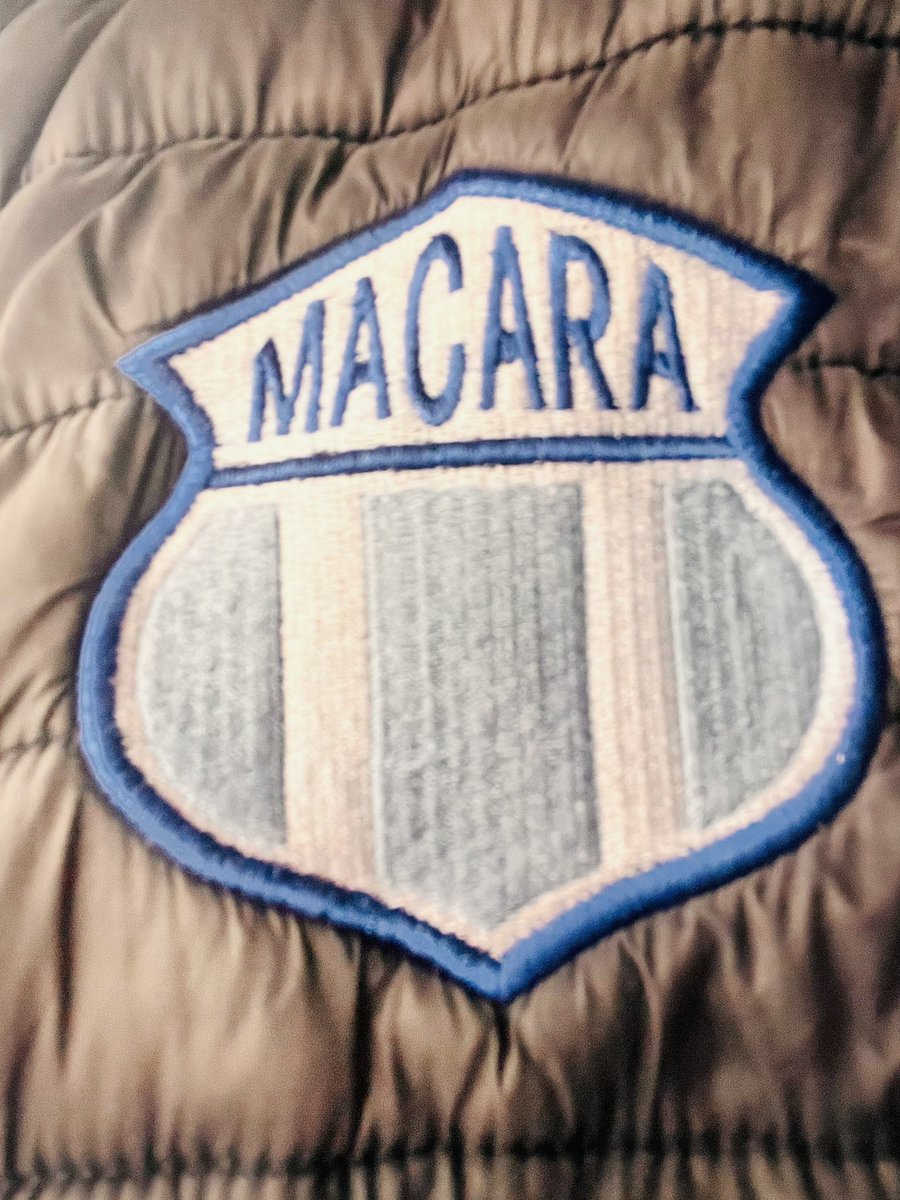 Edisonfe14's tweet photo. Adivinen que !?? Si hay, claro que si hay hinchada allá lejos y un lunes jamás el maca juega solo 😊😎🩵 @Macara_Oficial @voz_cd #YLV https://t.co/O4vnwR7GfA