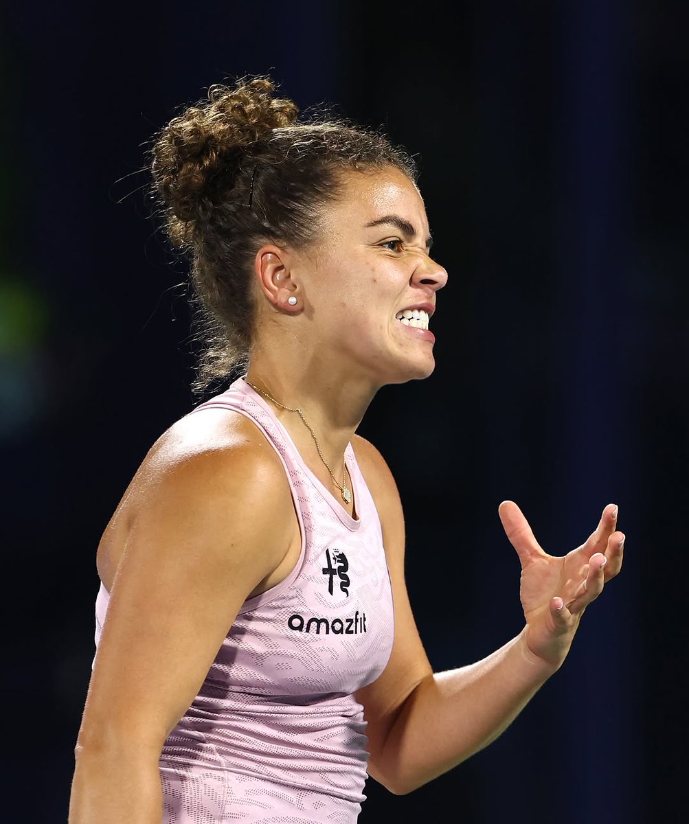_federtennis's tweet photo. Si ferma al terzo turno l'avventura di Jasmine Paolini a Miami dopo una battaglia di 2 ore e 34' contro Jelena Ostapenko, che vince in rimonta 5-7, 6-2, 7-5 https://t.co/izwhXsI32k