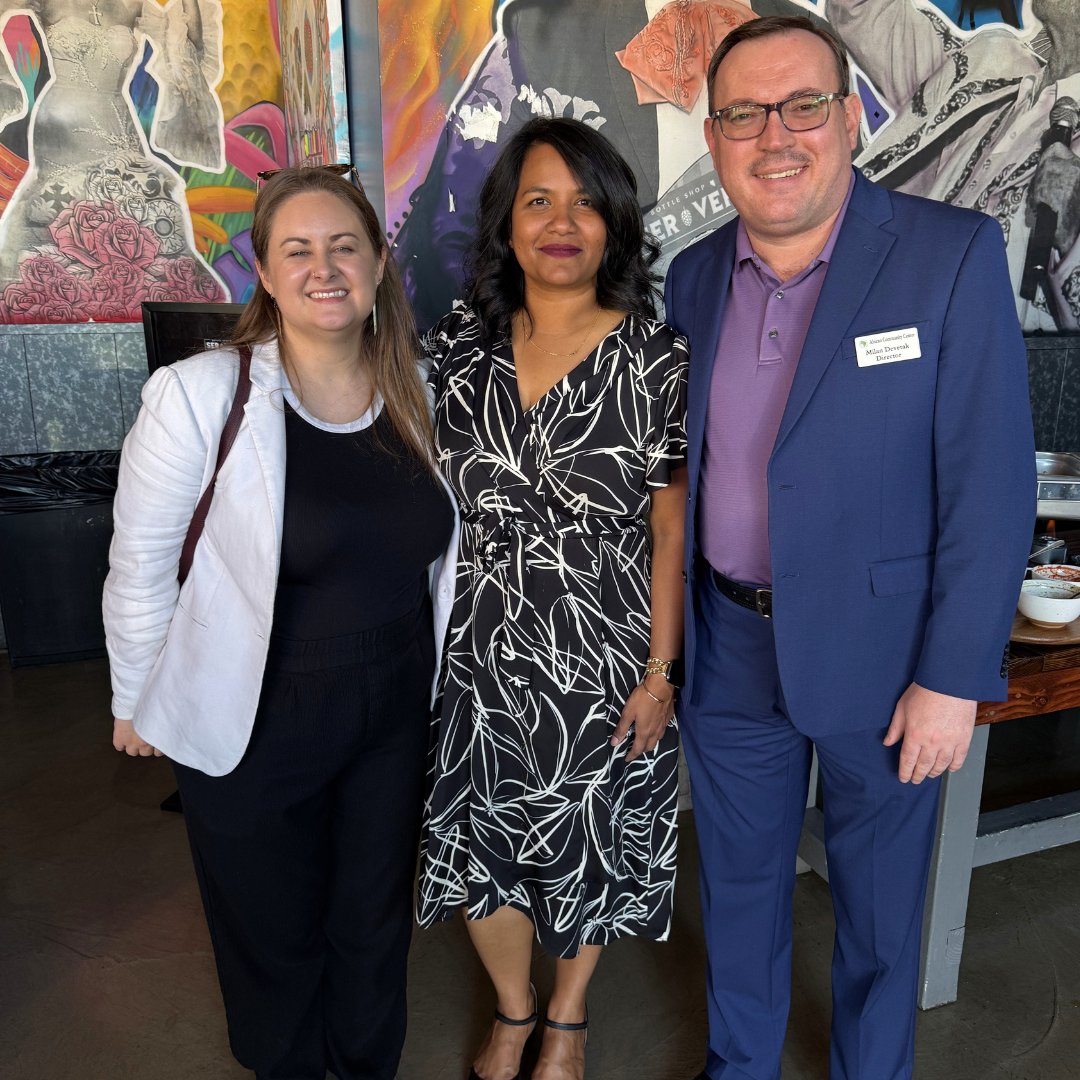 UWSN's tweet photo. What a great turnout for our Nonprofit Networking Hour 🤝 

Thank you to everyone who joined us for an evening of connection and community with fellow nonprofit professionals across Southern Nevada. 
: https://t.co/eYk1W3WXIX
