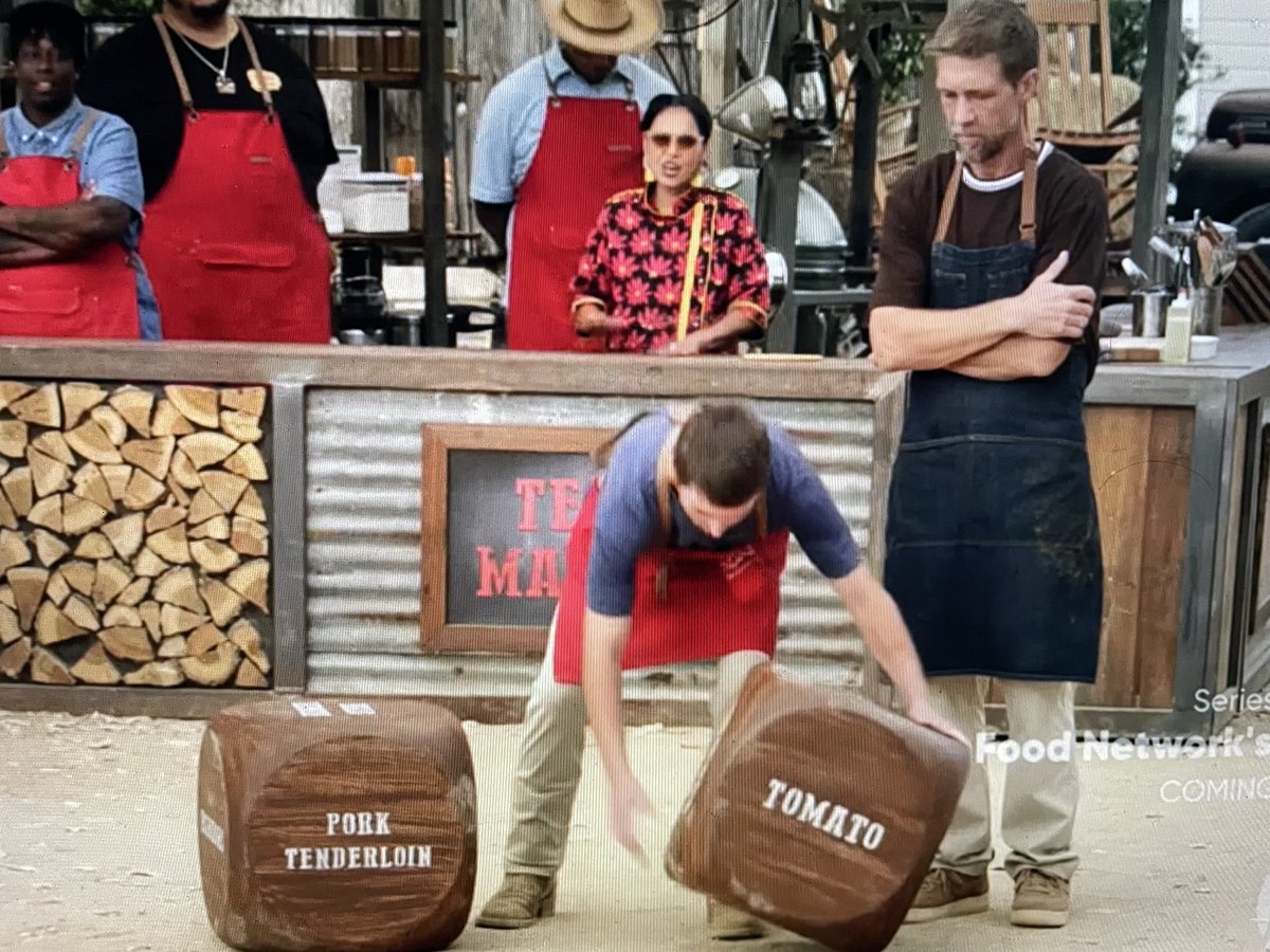Lewtoons's tweet photo. Here’s how “shot in the dark” should work on #survivor. If food network can make big prop dice so can cbs. https://t.co/w6n4fXN1ca
