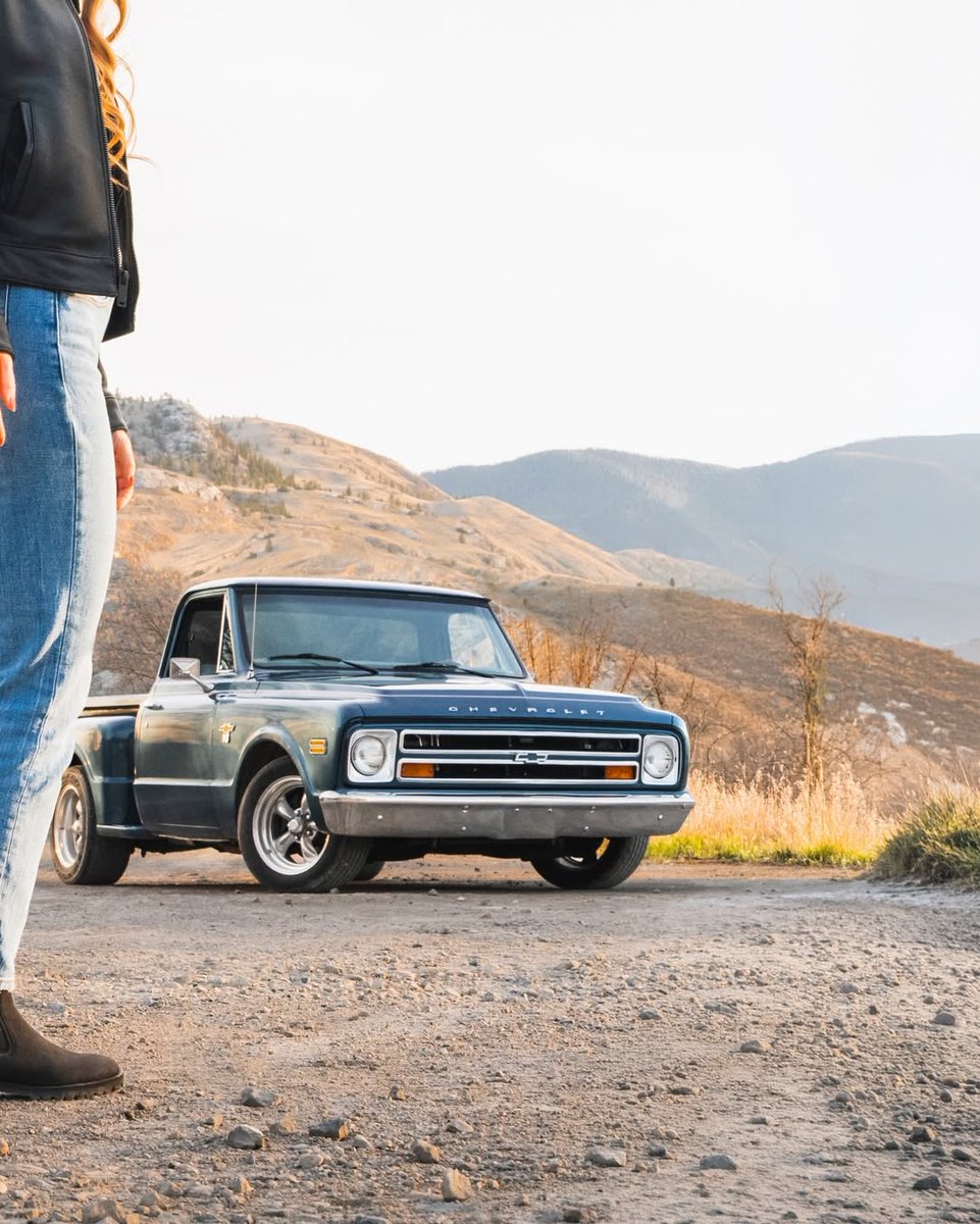 ThursdayBootCo tweet picture
