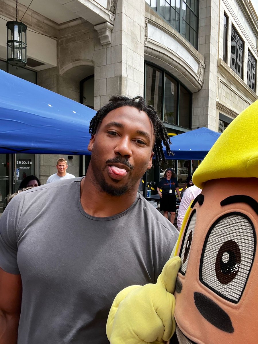 CleHotDogs's tweet photo. Thank you, Myles! 🫡 https://t.co/lfiioVON1A