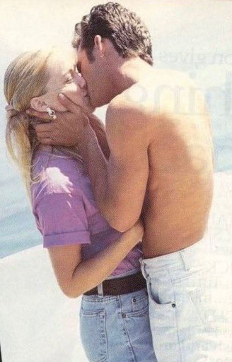 bsidecth's tweet photo. @Sciles__ he is the one who kissed her and still didn‘t have enough he asked for love scenes with her 2 years later even though she was already engaged and he was with that girlfriend of his. But okay! https://t.co/qw5aiQ9hUp