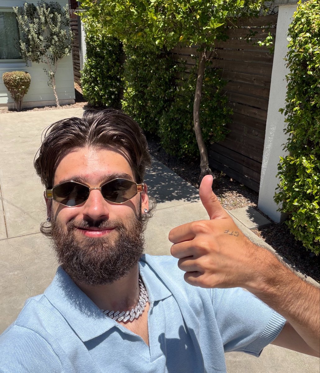 Jakey tweet media