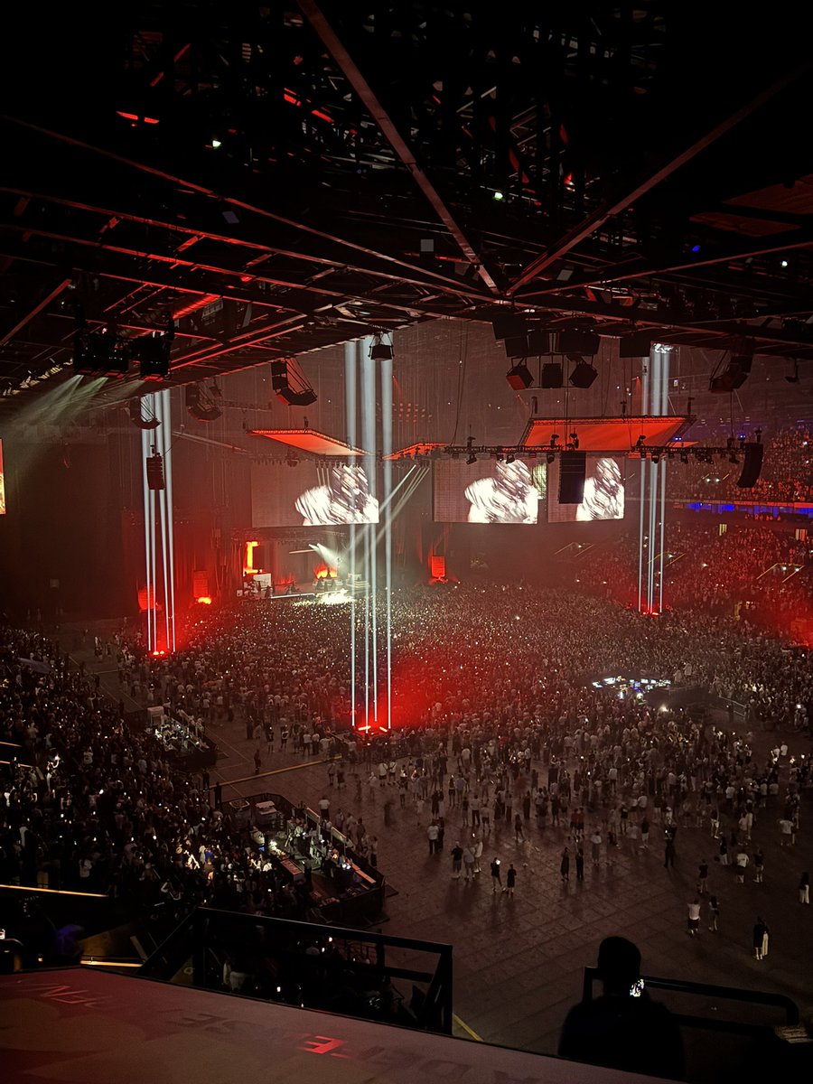Steenne_'s tweet photo. Ramenez moi au concert de Damso svp https://t.co/c2ot8GXJNp