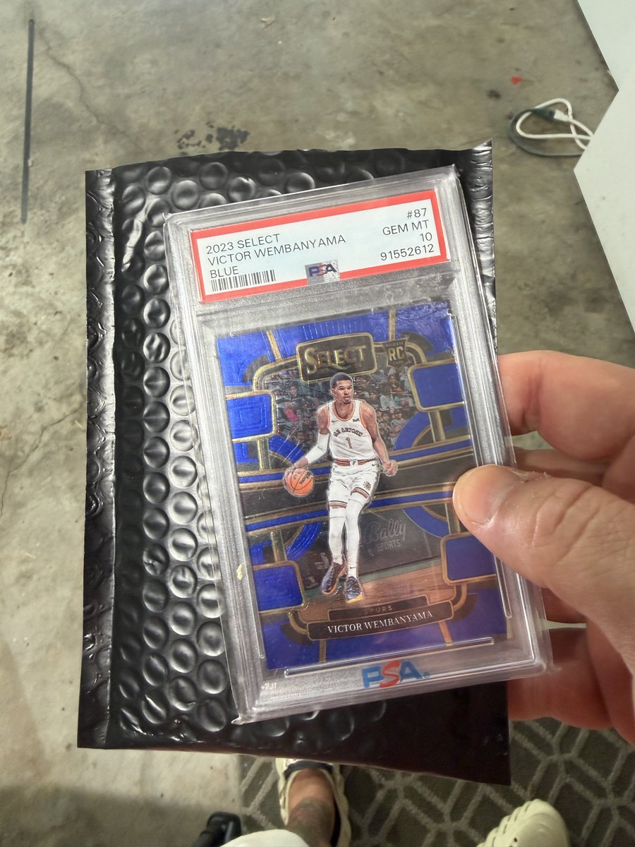 TBCollects's tweet photo. Pretty happy with my mail delivery today. 
@CardPurchaser https://t.co/dV8GCUSF5N